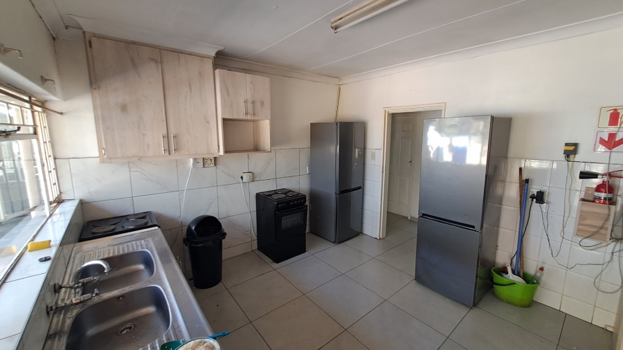 17 Bedroom Property for Sale in Universitas Free State